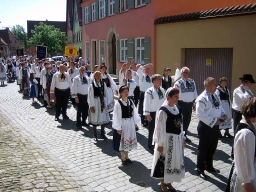 Dinkelsbuehl_2008_Trachtenumzug